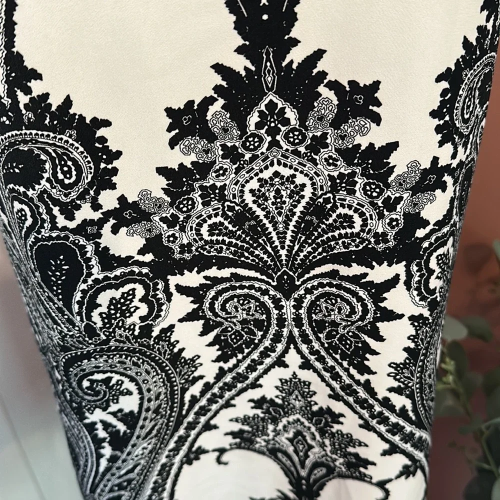 Zara Woman | black & cream | damask | mini | short capped sleeves | XS | dress